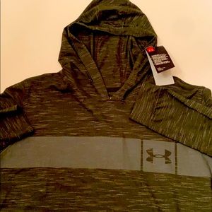 Under Armour fitted hooded pullover